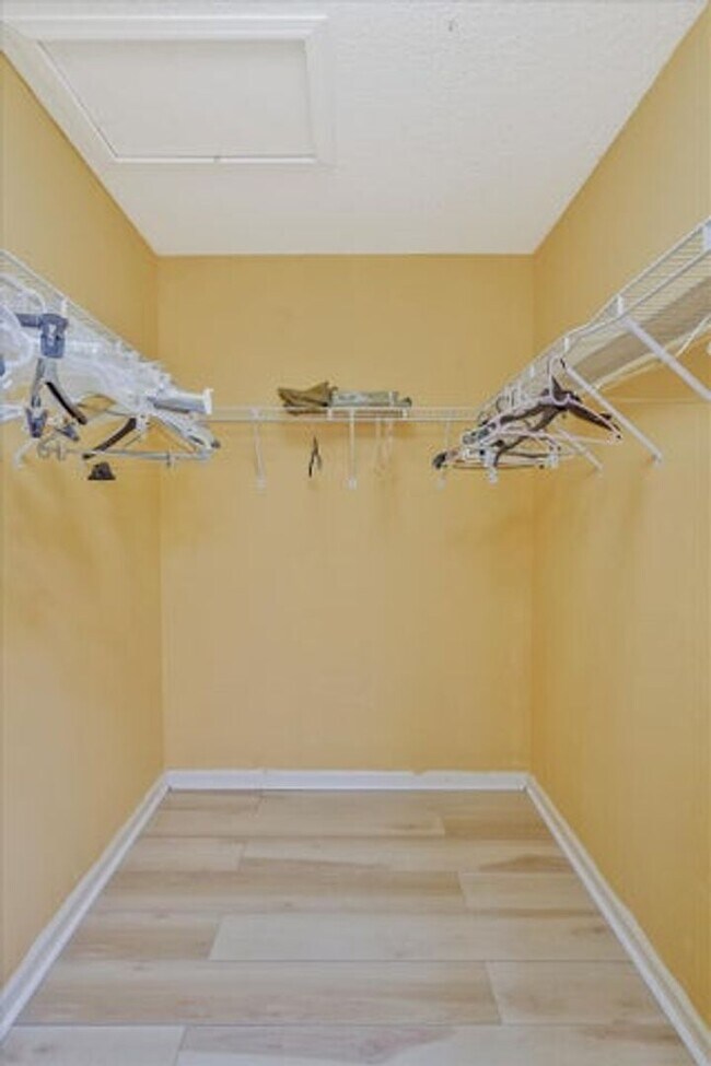 Building Photo - 13790 Paddock Dr