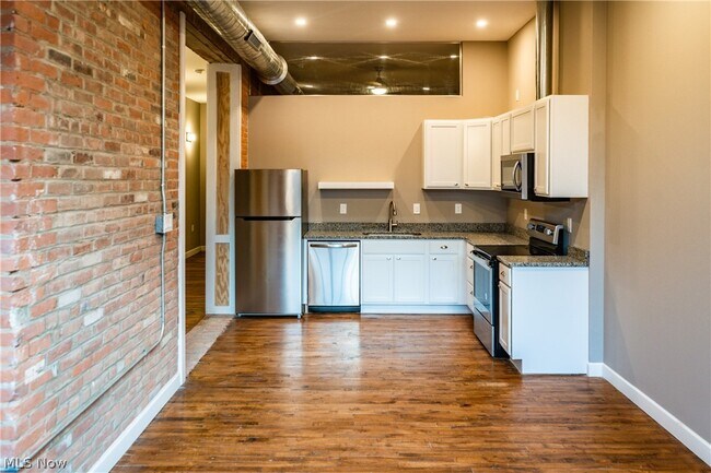 Building Photo - 3800 Euclid Ave