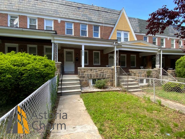 Building Photo - 3 Bed with Finished Basement, Skylight Bath, and Private Yard