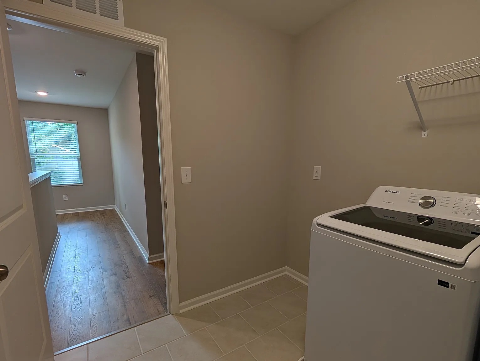 Building Photo - Room in Townhome on Reeves St
