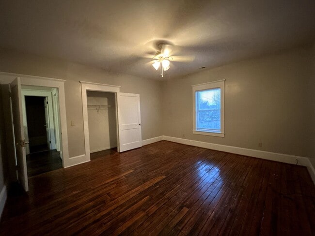 Building Photo - Pre-Leasing for the 26-27 School Year! - J...