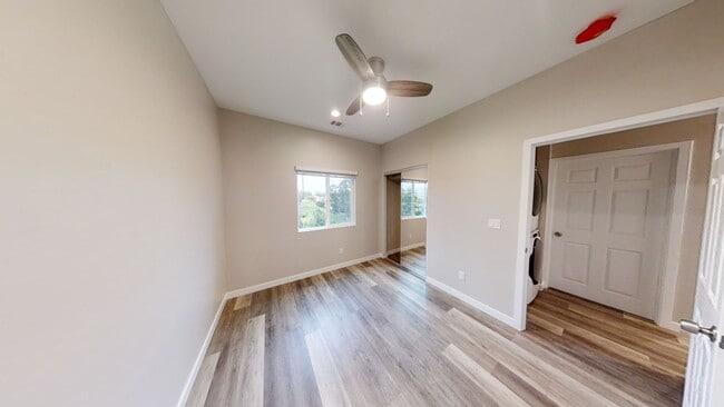 Building Photo - Remodeled 3BD/1BA!! Private Deck