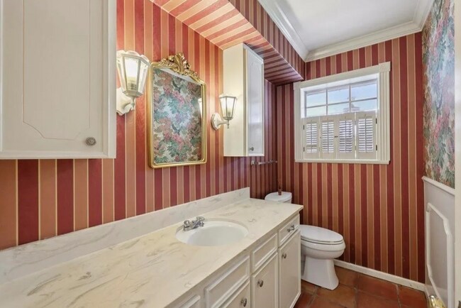 Building Photo - 5710 Glasgow Ln