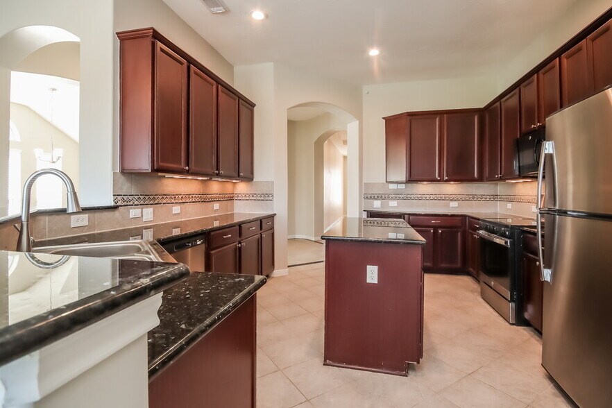 Building Photo - 22 Atascadero Dr