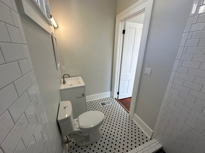 Bathroom #2 (Ensuite with Back Bedroom) - 5520 Loyola Ave