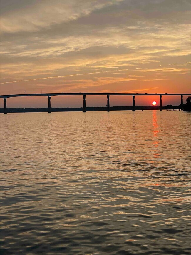 Building Photo - 14386 Calvert St