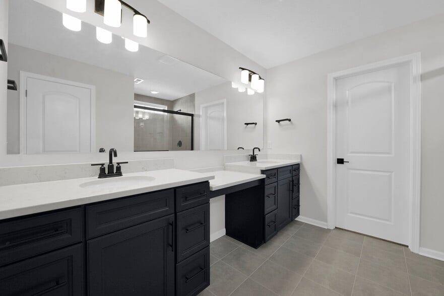 Building Photo - 12065 Landon Dr