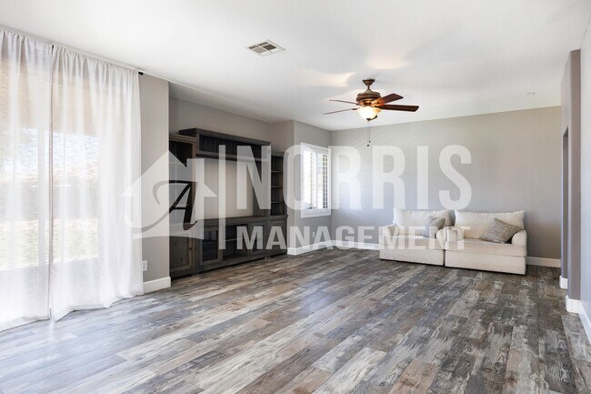 Building Photo - Beautiful Two-Story Home Located in Missio...