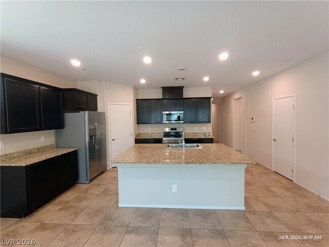 Building Photo - 2119 Del Aqua Ave