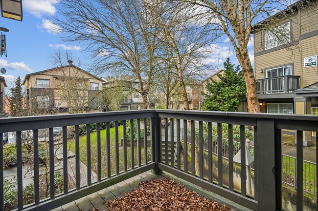 Building Photo - 3BD/2.5BTH in BEAVERTON!