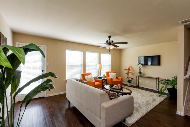 Building Photo - 1208 Bayfield Dr