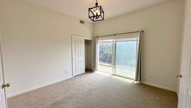 Building Photo - Spacious 4-Story Townhouse with Panoramic ...