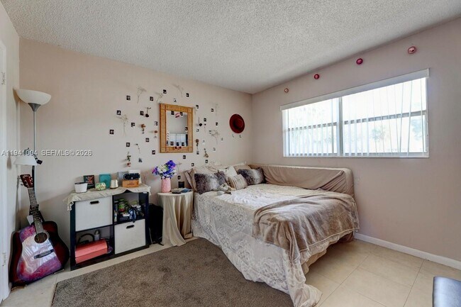 Building Photo - 610 SE 2nd Ave