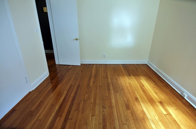 Building Photo - 663 High Ridge Rd