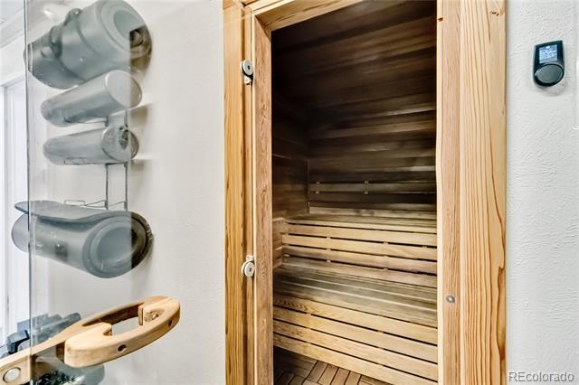 Building Photo - 955 Eudora St