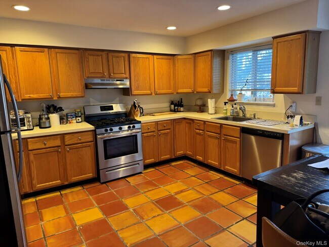 Building Photo - 7 B Orchard Beach Rd