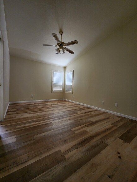 Master Bedroom - 5179 W Warbler St