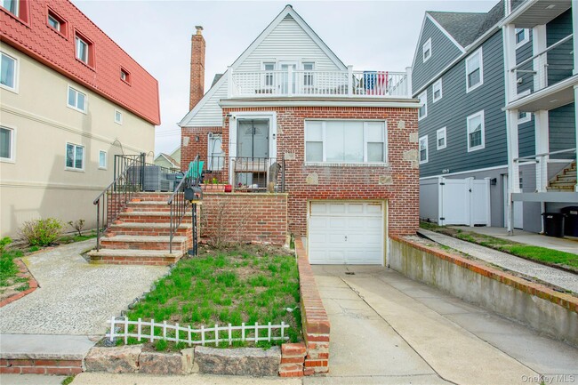 Building Photo - 237 E Broadway