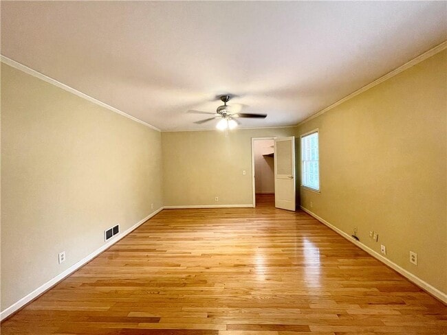 Building Photo - 880 Richmond Hill Dr