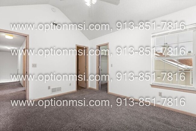 Building Photo - 3-bedroom townhouse now available in Belton!