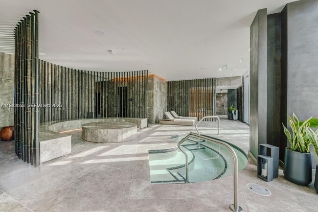 Building Photo - 480 NE 31st St