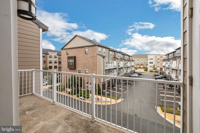 Building Photo - 45132 Kincora Dr