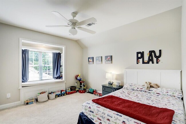 Building Photo - 12731 Trail Hollow Dr