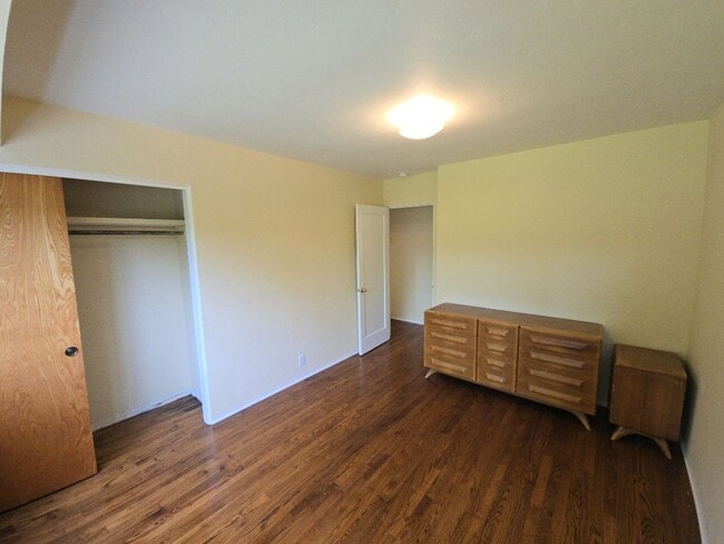 Building Photo - 3BD/2BA Eureka home is close to Sequoia Park, boasts infrared sauna!