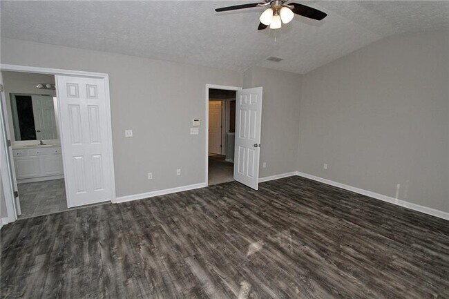 Building Photo - 2951 Belfaire Lake Dr