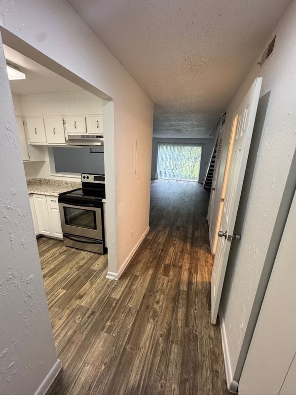 Building Photo - 1726 NE 3rd St