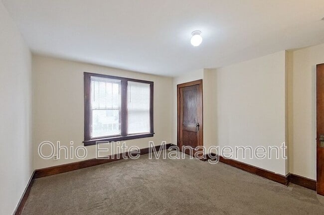 Building Photo - 461 Reinhard Ave