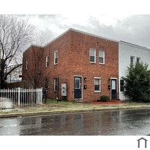 Building Photo - 443 20th St NE