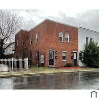Building Photo - 443 20th St NE