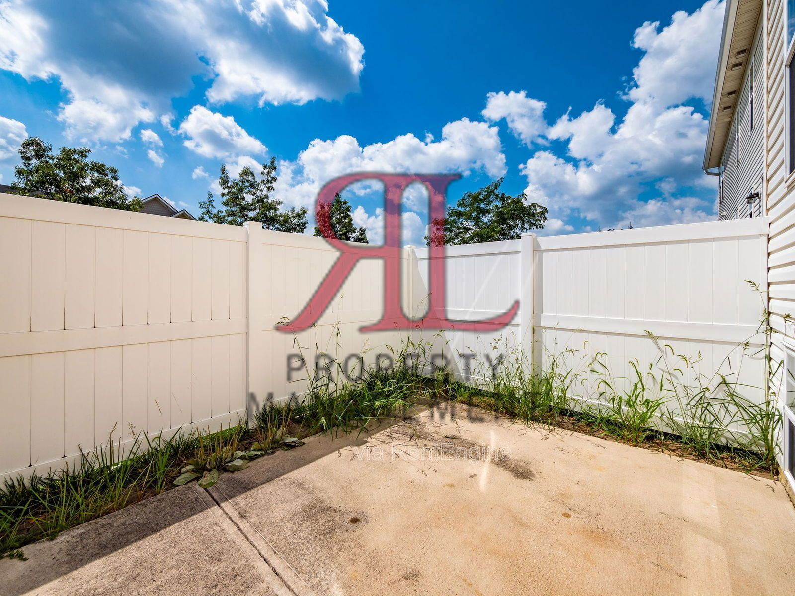 Building Photo - 8199 Deering Oaks Dr