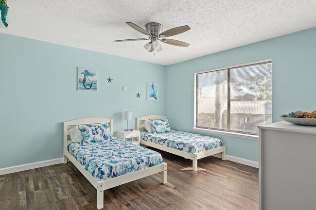 Building Photo - Fully Furnished Coastal Living in the Heart of Panama City Beach!