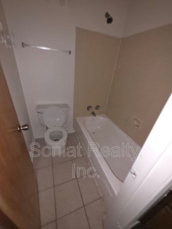 Building Photo - 4615 Iberville St