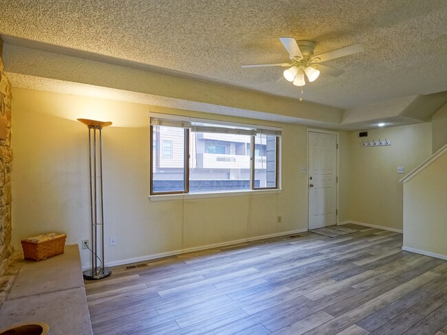 Building Photo - 3372 Capstan Way