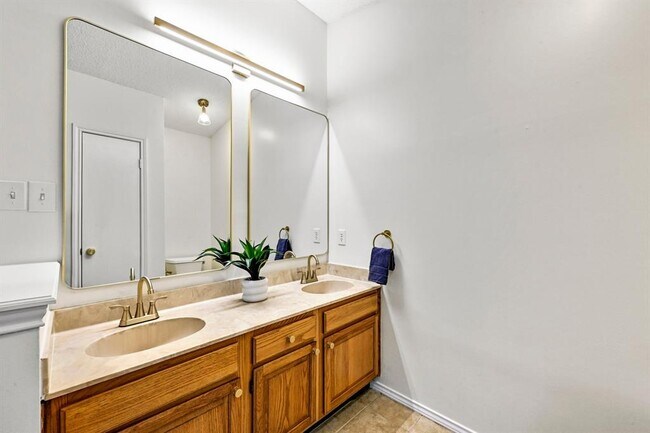 Building Photo - 7403 Dallas Dr