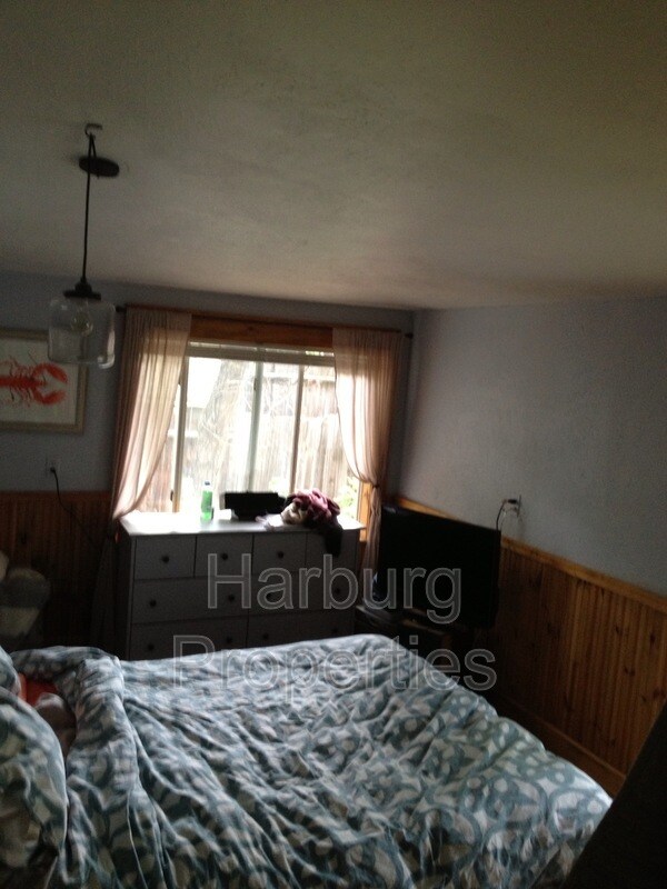 Building Photo - 1035 Mapleton Ave