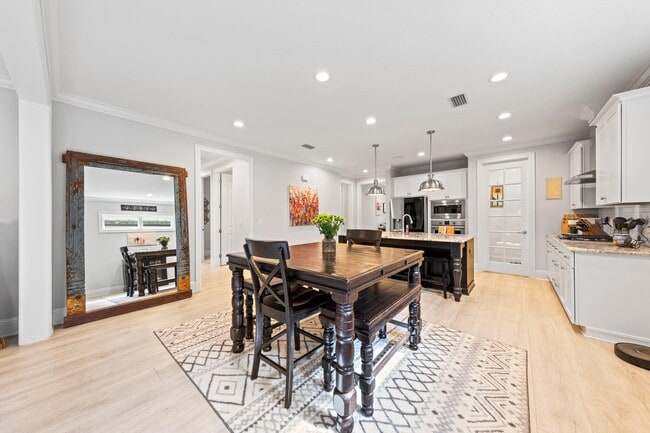 Building Photo - 802 Raihope Way