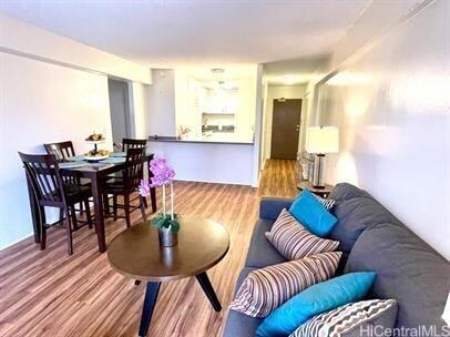 Building Photo - 303 Liliuokalani Avenue Unit 301