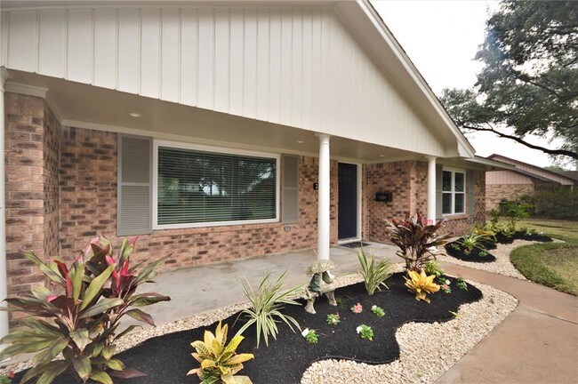 Building Photo - 3515 Linwood St