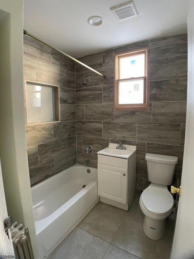 Building Photo - 174 N 17th St