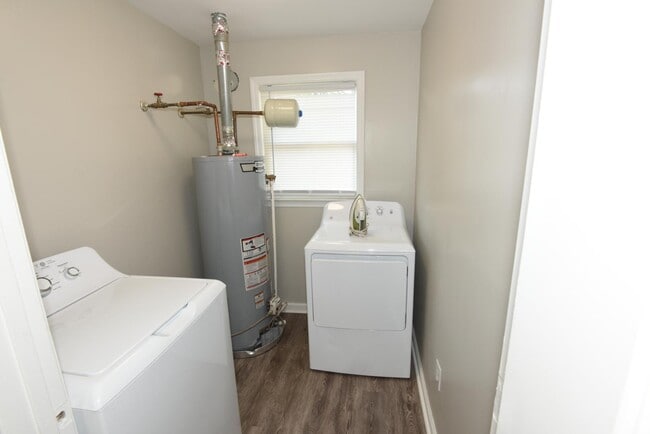 Building Photo - 14 Link St