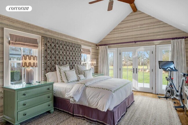 Building Photo - 245 Narrow Ln E