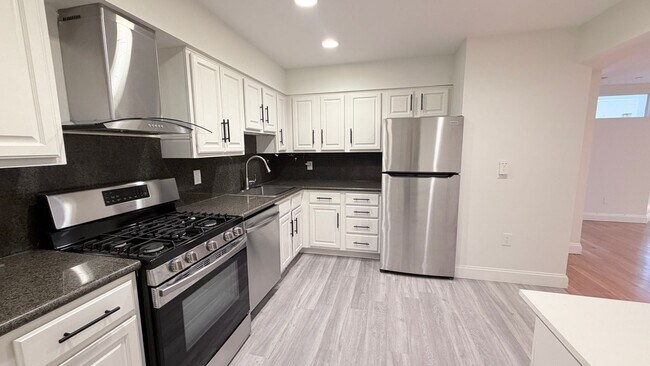 Building Photo - 83-71 116th St