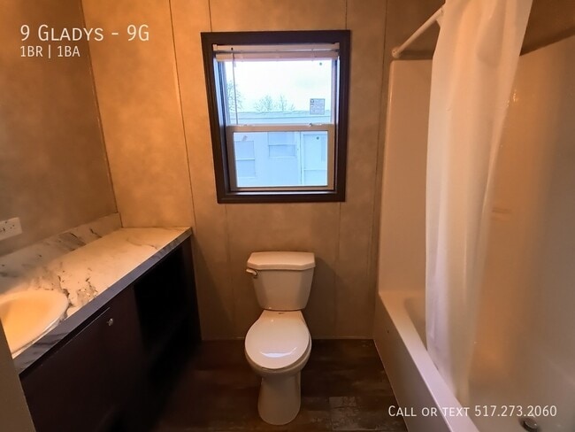 Building Photo - 9 Gladys-9G