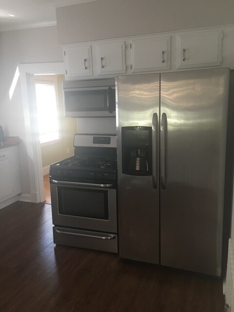 Kitchen - 204 Pleasant St