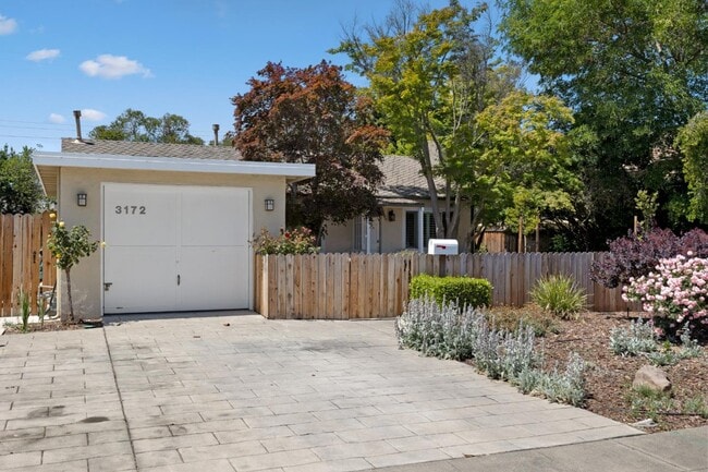 Building Photo - 3172 Morris Dr