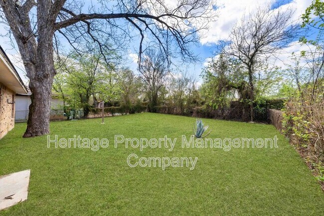 Building Photo - 138 Dora St